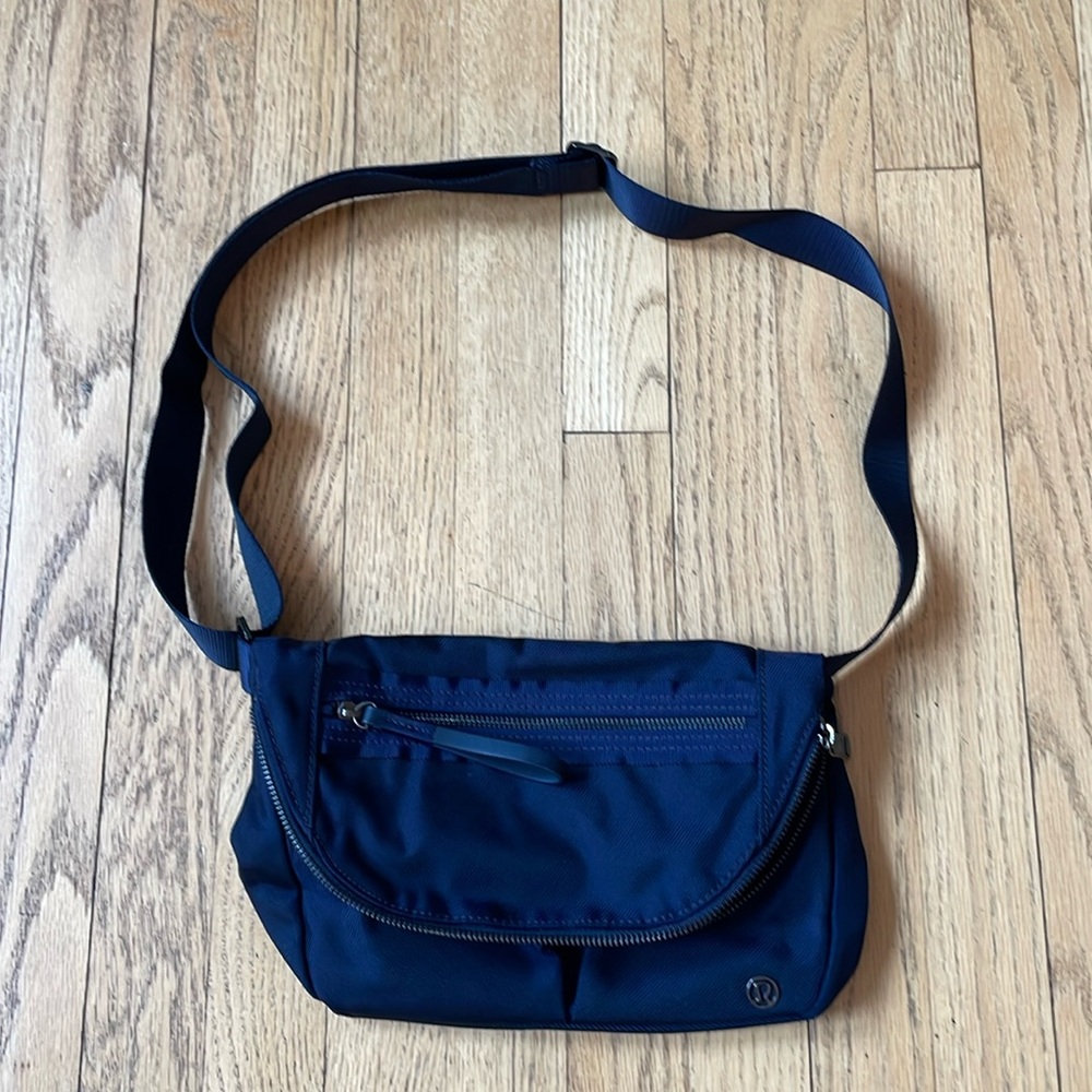 Lululemon navy blue crossbody bag
